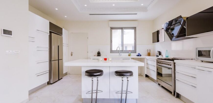 🌊 The Ultimate Seafront Sanctuary: Luxury Living in Nat-600