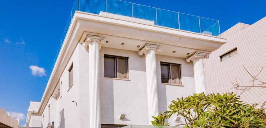 🌊 The Ultimate Seafront Sanctuary: Luxury Living in Nat-600