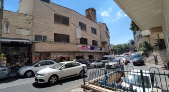 מתחם מסחרי ענק במרכז העיר!, 3 קומות+ מעלית.