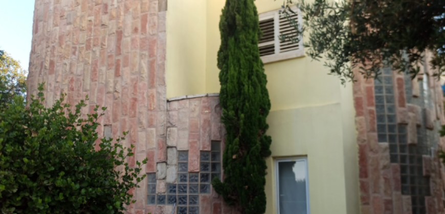 FOR SALE – Spacious Private Villa in Karmei Tzur | No Brokerage Fee