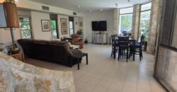 Looking for a large, green garden?