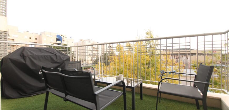 🏡 For Sale in Kiryat HaSharon 4-Room Apartment