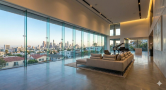 Stunning 5-Room Mini-Penthouse in Ra’anana – Heart of the Anglo Community!