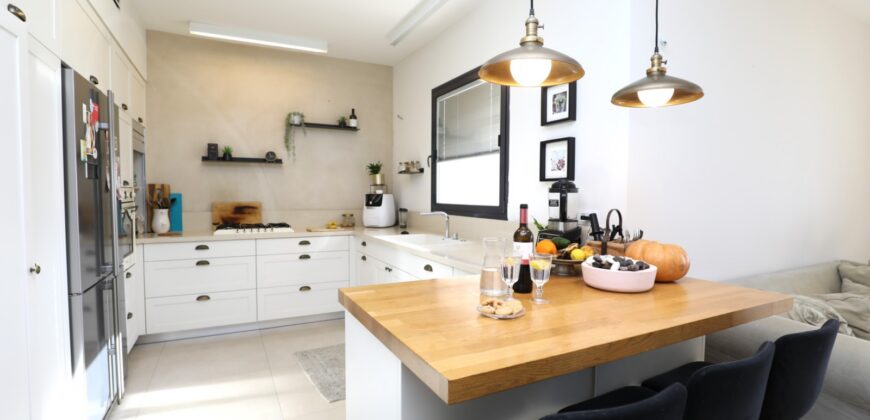 For Sale In Natanya, Ir Yamim