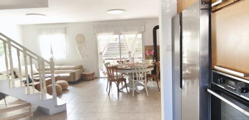 A charming 4-bed with a large private south-west garden