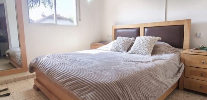 A charming 4-bed with a large private south-west garden