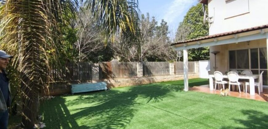 A charming 4-bed with a large private south-west garden